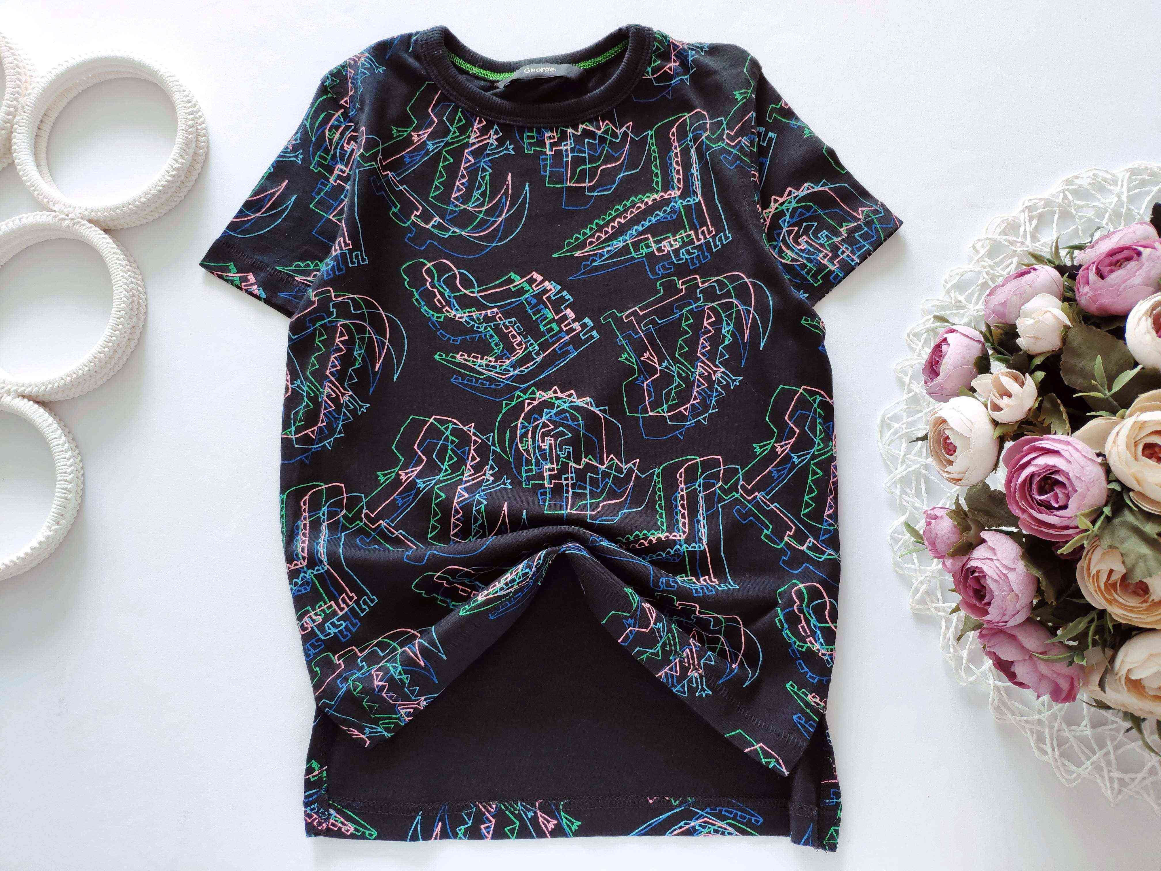 3,4 роки, зріст 98,104 Футболка у динозаврах