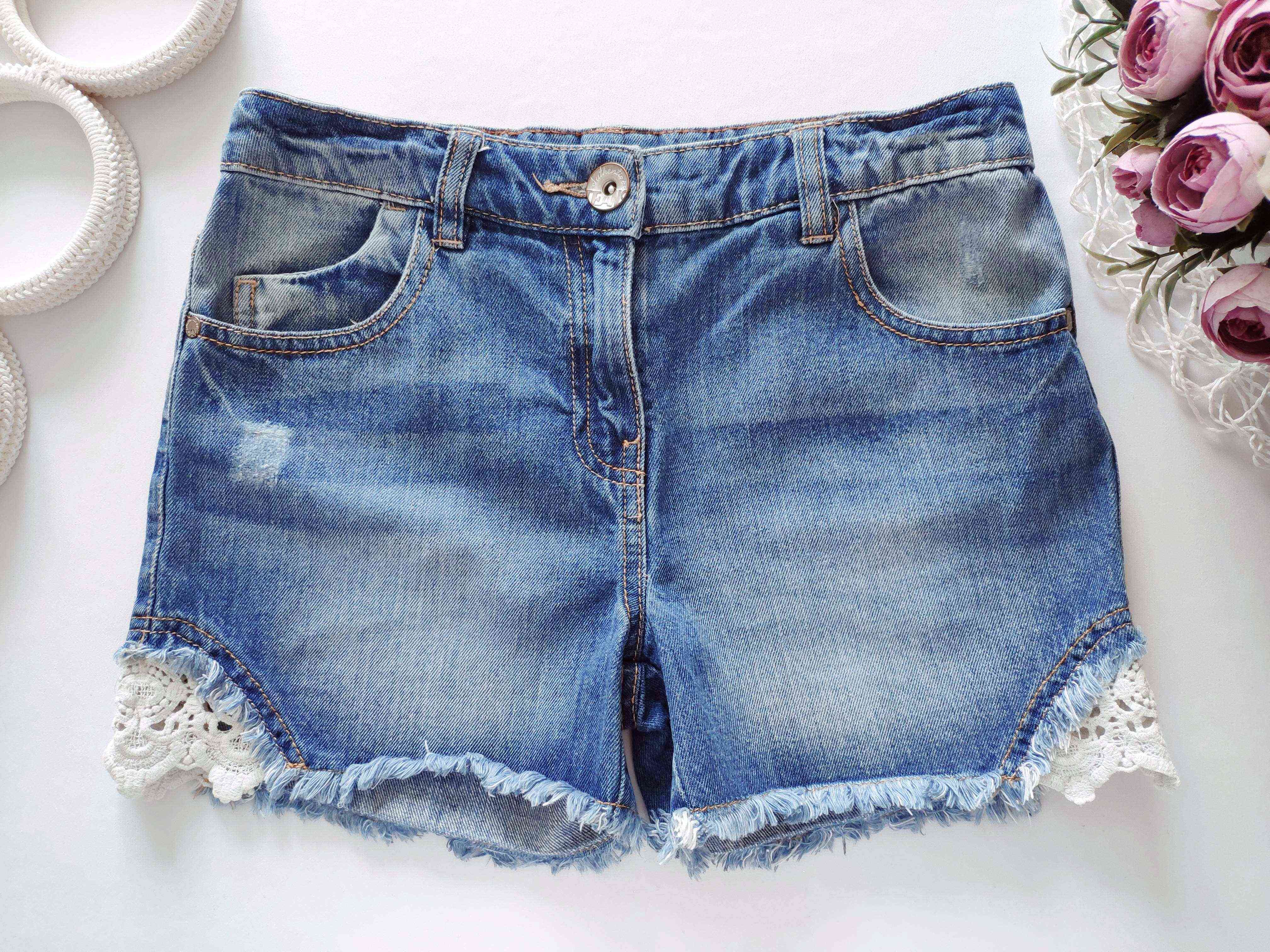 10 років, зріст 140 Джинсові шорти з ажуром