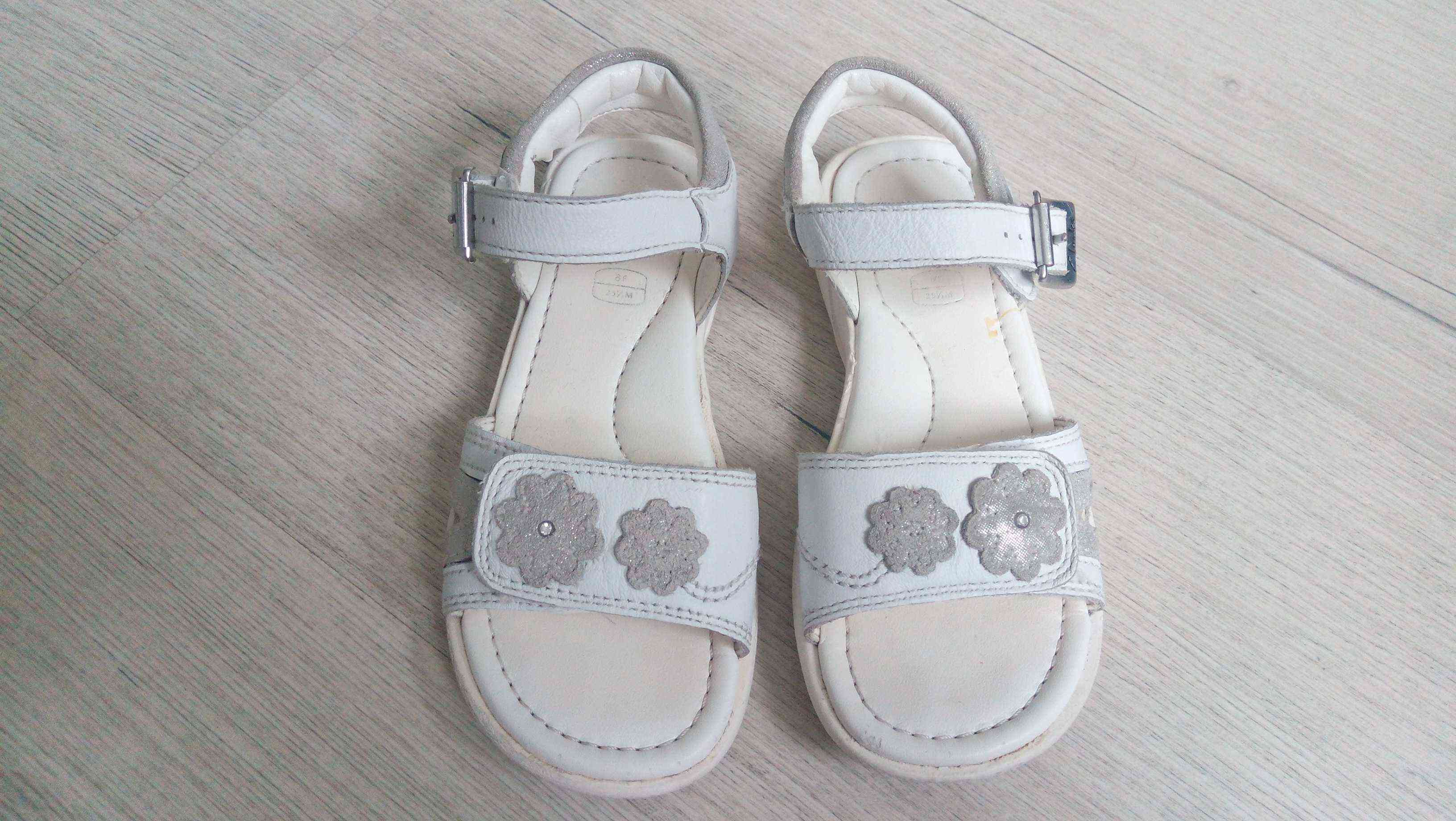 25 (16,3 см) Шкіряні босоніжки для дівчинки