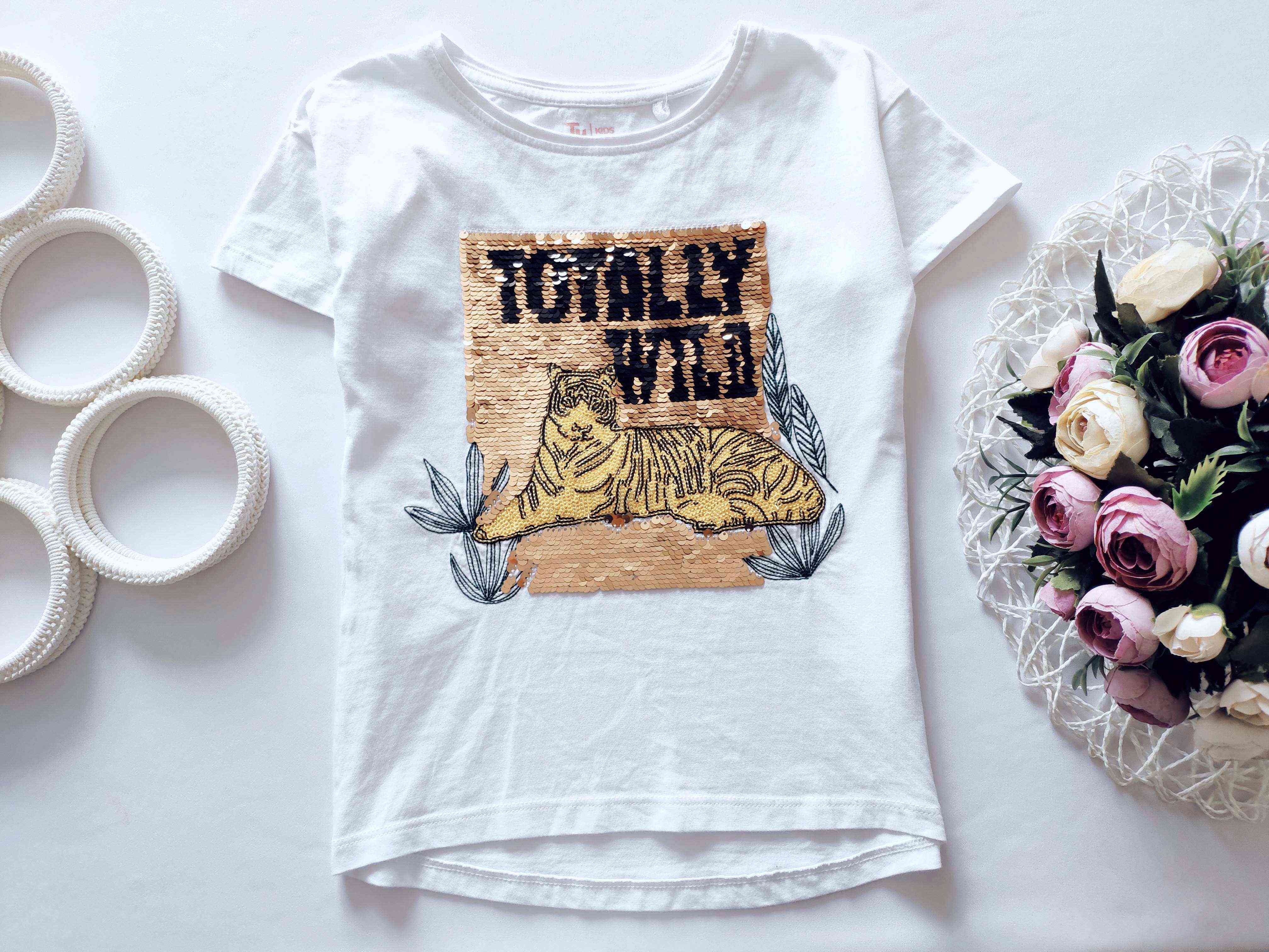 6 років, зріст 116 Футболка у паєтках