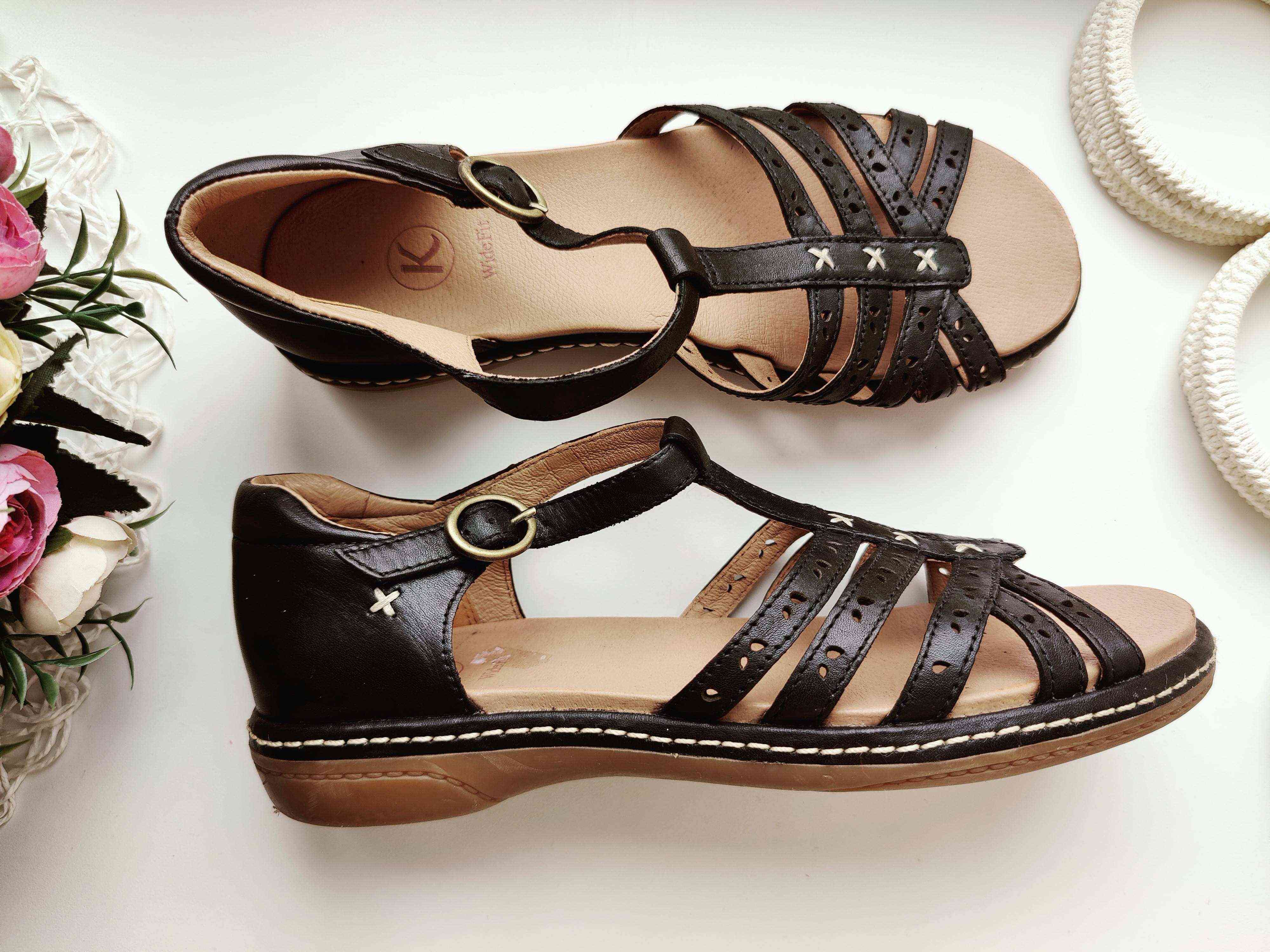 39 (25 см) Шкіряні босоніжки