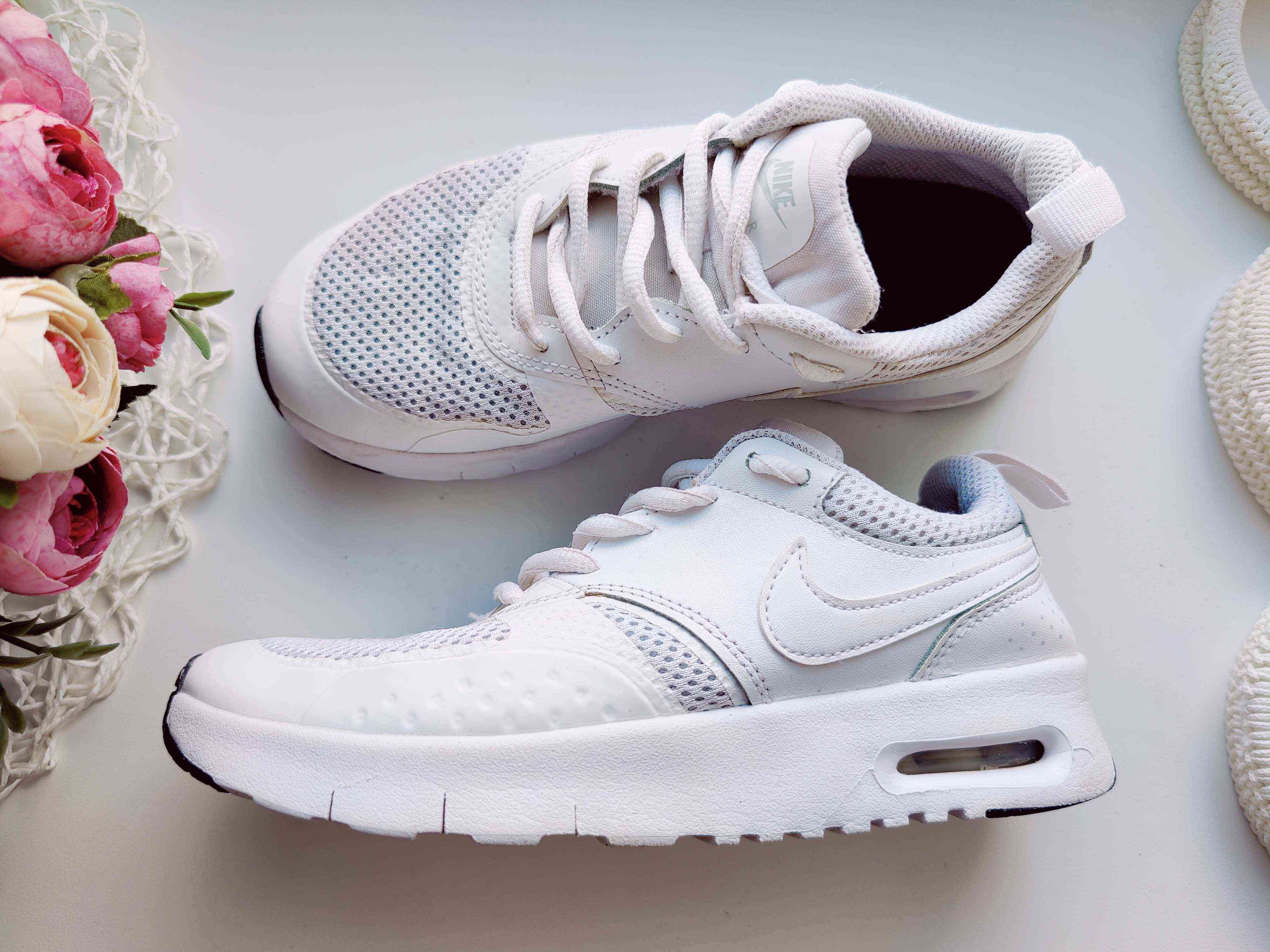 33 (21,5 см) Білі кросівки