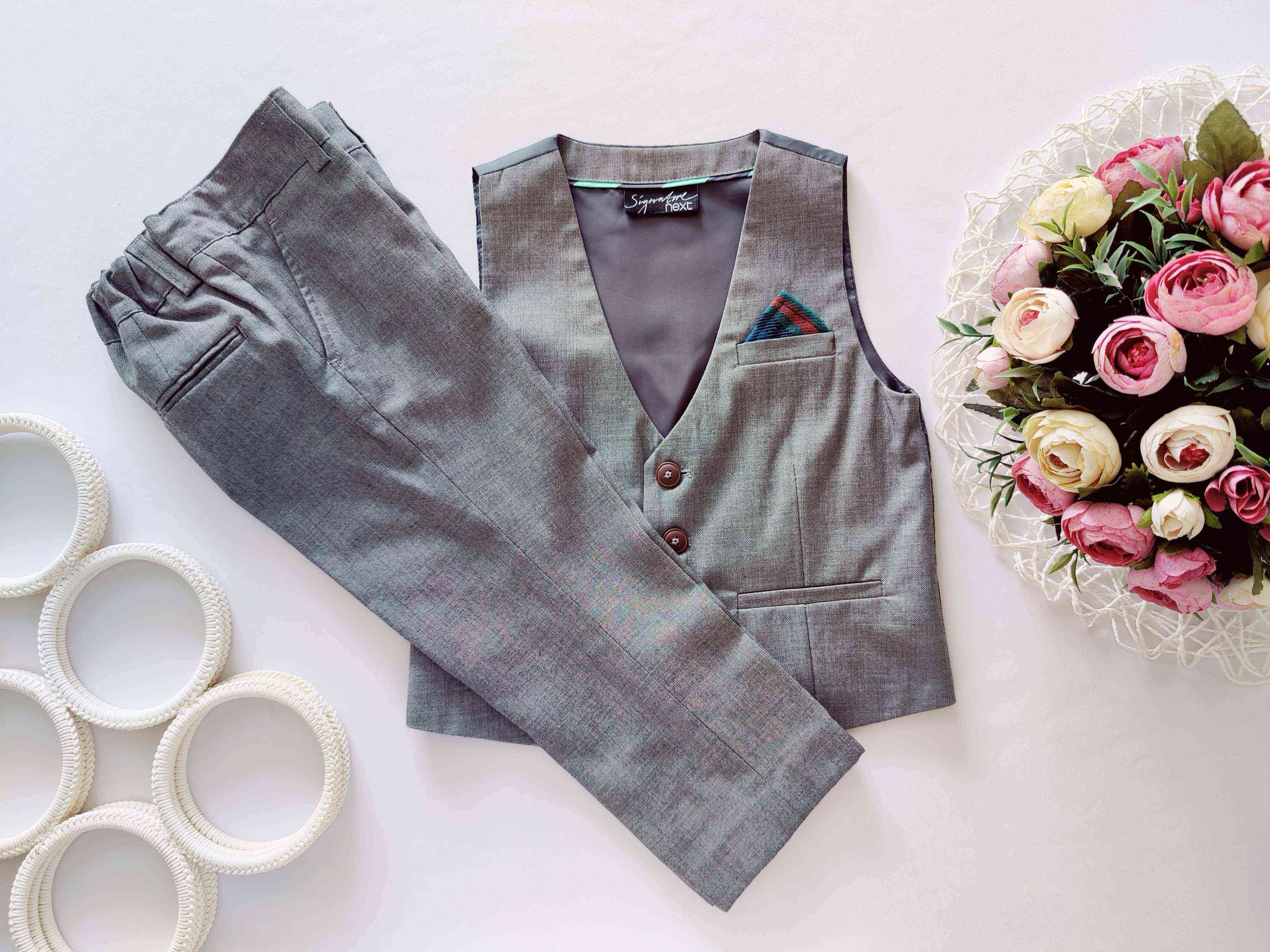 2,3 года, рост 98 Нарядный костюм