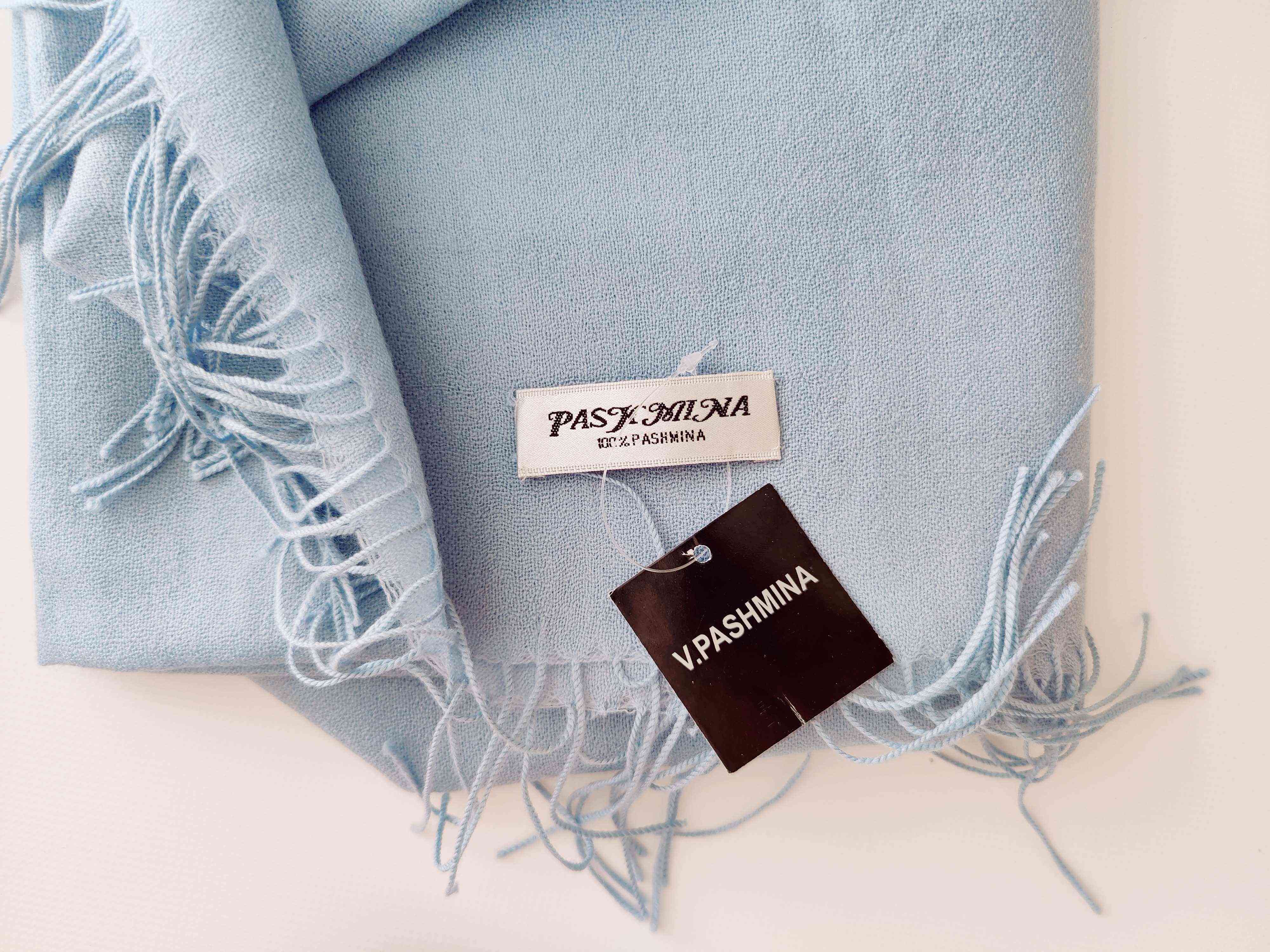 Брендовий жіночий шарф