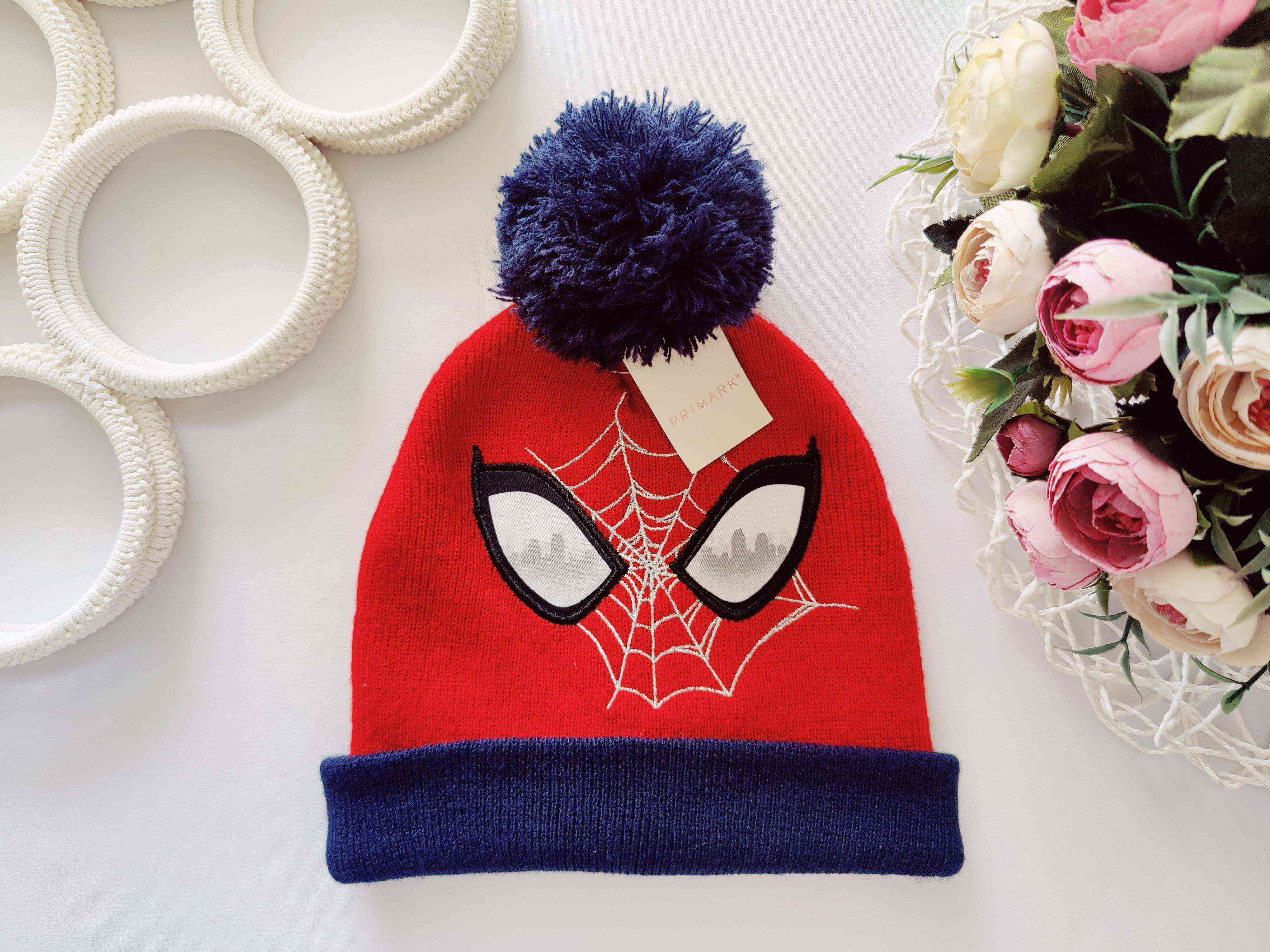 Нова шапка людина павук