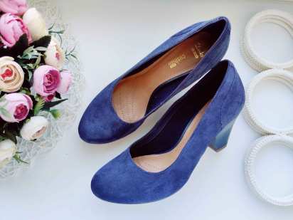 39 (25 см) Замшевые женские туфли