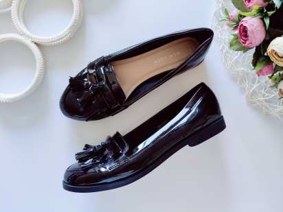 37 (23 см) Лакові туфлі лофери