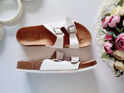 38-39 (24-25,5 см) Белые шлепанцы