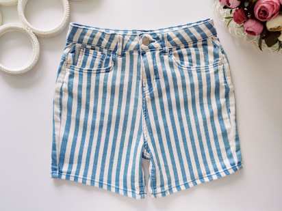 12,13 років, зріст 158 Стрейчові джинсові шорти в модну смужку