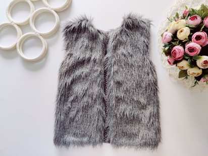 6,7 років, зріст 122 Хутряний дитячий жилет