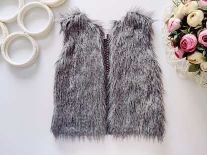 2,3 года, рост 98 Меховая детская жилетка