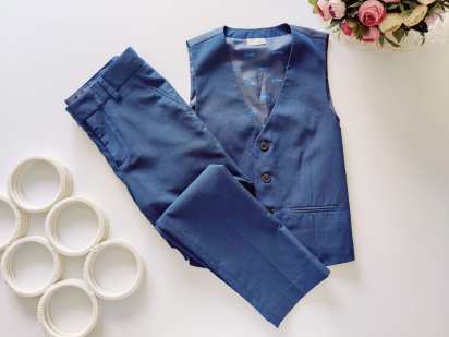 8 лет, рост 128 Нарядный детский брючный костюм