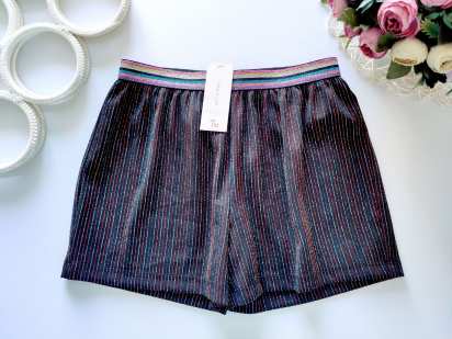 10 років, зріст 140 Нові ошатні блискучі шорти