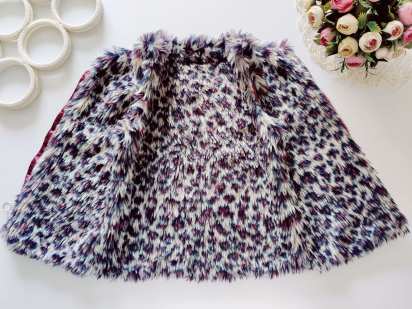 7,8 лет, рост 122,128 Меховая жилетка на молнии