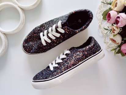 37 (23,5 см) Блискучі чорні кеди