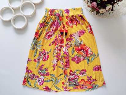 5 лет, рост 110 Яркие легкие брюки-кюлоты