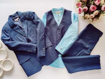 7 лет, рост 122 Нарядный брючный костюм тройка с рубашкой