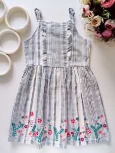 6,7 лет, рост 116,122 Сарафан с вышывкой