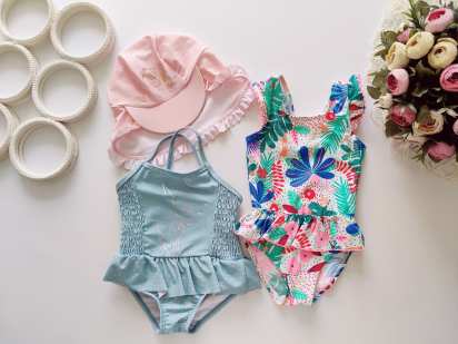 6,9 міс Два купальники з кепкою