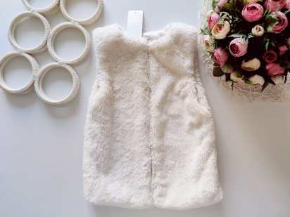 3,4 года, рост 104 Жилетка мех новая (2)