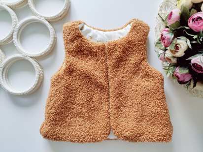 12,18 мес, рост 86 Жилетка на синтепоне