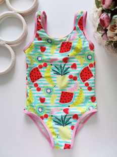 3,4 года, рост 98,104 Яркий купальник в ягодах