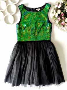 14 років, зріст 164 Пишна сукня в паєтках