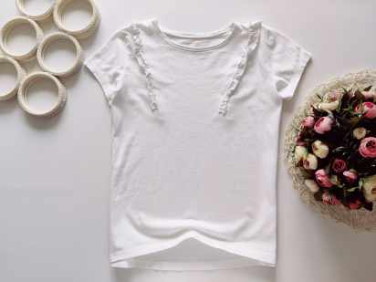 12,13 років, зріст 158 Футболка біла з рюшами