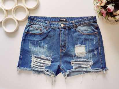 16\44\12 Круті джинсові жіночі шорти