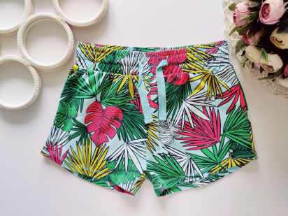 10 років, зріст 140 Шорти в листі