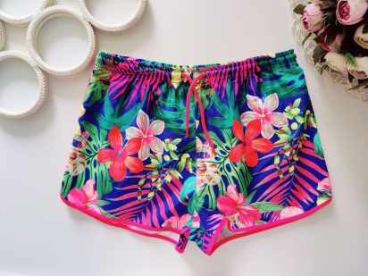 5 років, зріст 110 Квіткові пляжні шорти