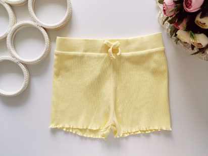 5,6 років, зріст 116 Нові жовті шорти