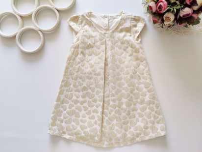 2,3 года, рост 98 Золотистое платье в сердечках