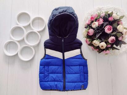 12,18 мес, рост 86 Жилетка на синтепоне