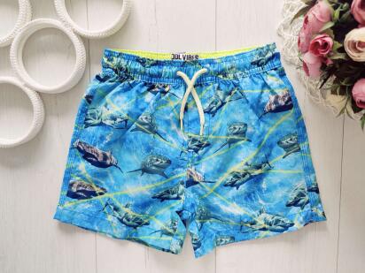4,5 років, зріст 104,110 Шорти в акулах
