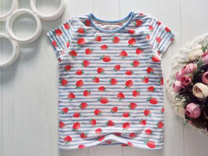 5,6 років, зріст 110,116 Футболка з полуничками