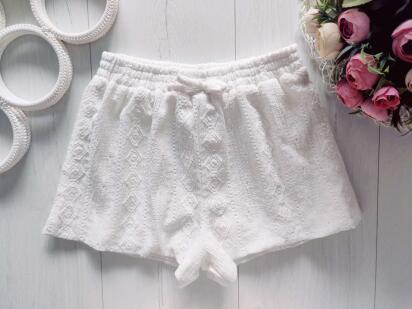 8 років, зріст 128 Білі шорти