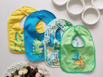 Новые слюнявчики нагрудники набором на липучках, основа клеенчатая