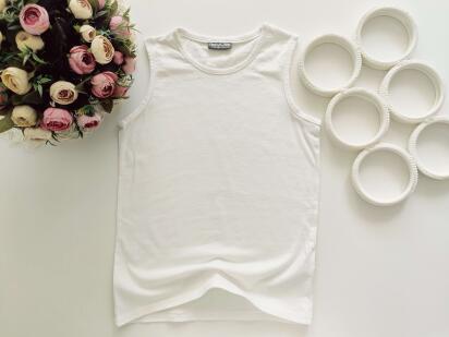 9,10 лет, рост 134,140 Белая майка