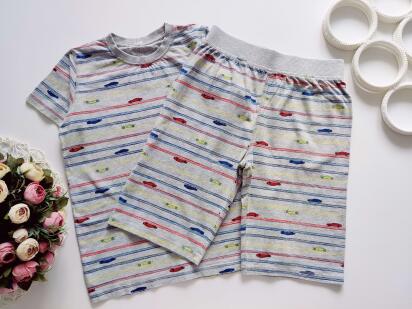 9,10 років, зріст 134,140 Футболка з шортами