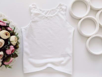 4,5 років, зріст 110 Біла дитяча майка дівчинці