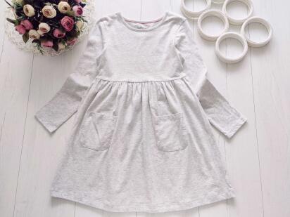 8,9 лет, рост 128,134 Новое трикотажное платье с рукавами
