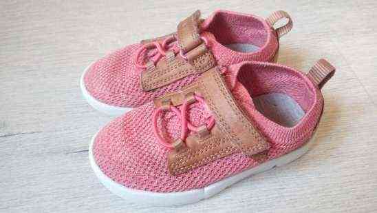 22-23 (14,5 см) Кларкс 2017 рік Кросівки дівчинці