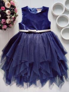 3,4 года, рост 104 Нарядное платье с серебристым ремнем