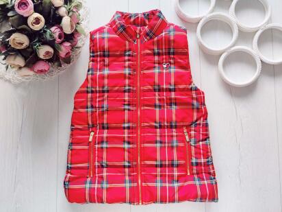 5 лет, рост 110 Теплая жилетка