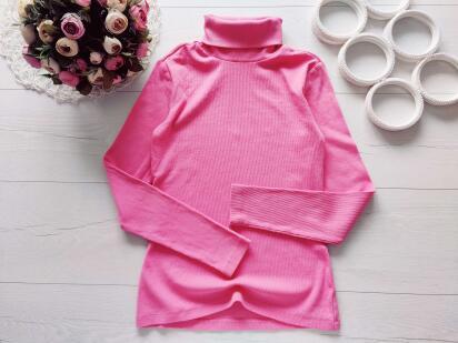 M Рожева водолазка в рубчик