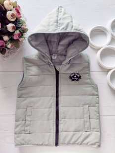 4 роки, зріст 104 Жилетка на тонкому синтепоні