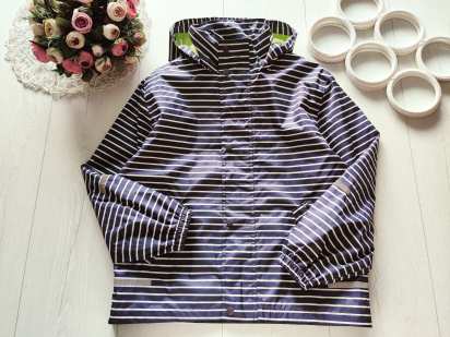 9,10 лет, рост 140 Легкая ветровка