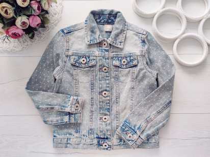 6,7 років, зріст 122 Джинсівка для дівчинки в сердечках