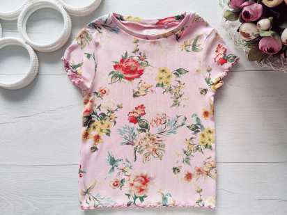 7 років, зріст 122 Квіткова футболка в рубчик